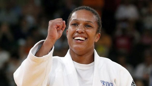 Judistka Lucie Decosseová se raduje po vítězství ve finále nad Němkou Kerstin Thieleovou. Judistka Lucie Decosseová se raduje po vítězství ve finále nad Němkou Kerstin Thieleovou.