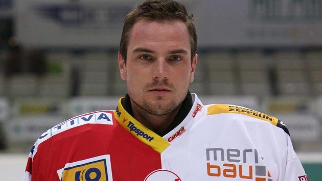 Gólman Robert Slipčenko ještě v dresu Slavie. Gólman Robert Slipčenko ještě v dresu Slavie.