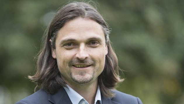Německý fotbalový brankář Lutz Pfannenstiel se podělil o svůj životní příběh. Německý fotbalový brankář Lutz Pfannenstiel se podělil o svůj životní příběh.