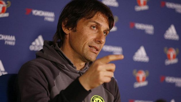 Manažer Chelsea Antonio Conte se těší na ledovou lázeň. Manažer Chelsea Antonio Conte se těší na ledovou lázeň.