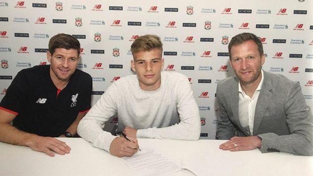 Fotbalový gólman Vítězslav Jaroš se stěhuje ze Slavie do anglického FC Liverpool. Fotbalový gólman Vítězslav Jaroš se stěhuje ze Slavie do anglického FC Liverpool.