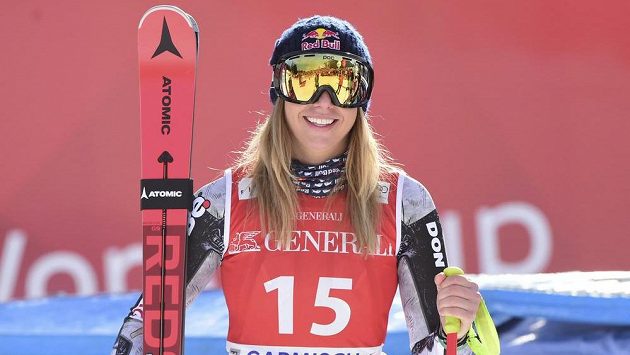 Ester Ledecka na stupních vítězů v Garmisch-Partenkirchenu. Ester Ledecka na stupních vítězů v Garmisch-Partenkirchenu.