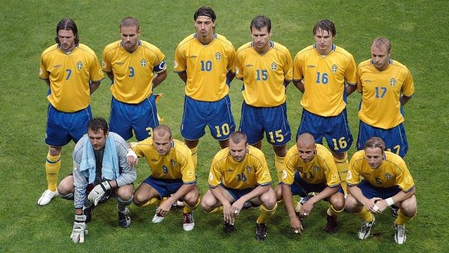 Švédská fotbalová reprezentace na ME v roce 2004. Švédská fotbalová reprezentace na ME v roce 2004.