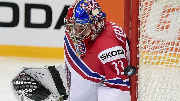 Český brankář Pavel Francouz při utkání s Kazachstánem. Český brankář Pavel Francouz při utkání s Kazachstánem.