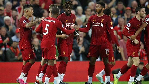 To byla jízda. Fotbalisté Liverpoolu nasázeli už během první půle do sítě Norwiche čtyři branky. To byla jízda. Fotbalisté Liverpoolu nasázeli už během první půle do sítě Norwiche čtyři branky.