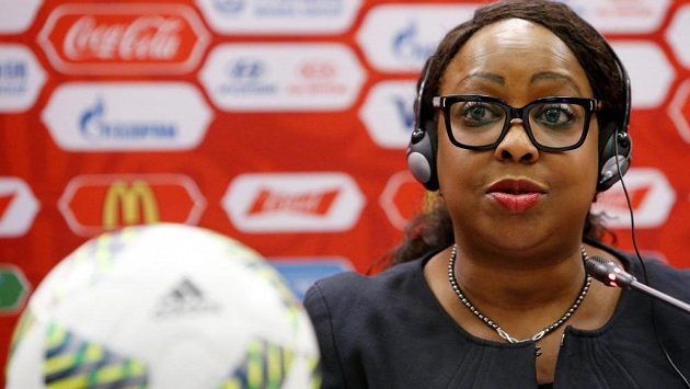 Generální sekretářka FIFA Fatma Samouraová na tiskové konferenci v Moskvě. Generální sekretářka FIFA Fatma Samouraová na tiskové konferenci v Moskvě.