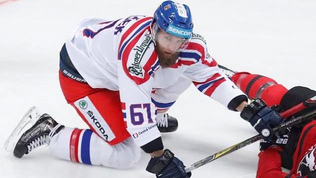 Obránce české hokejové reprezentace Adam Polášek. Obránce české hokejové reprezentace Adam Polášek.