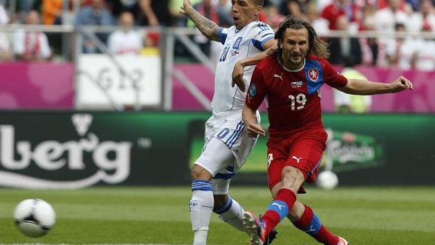 Petr Jiráček napřahuje k úvodnímu gólu do sítě Řeků. Petr Jiráček napřahuje k úvodnímu gólu do sítě Řeků.