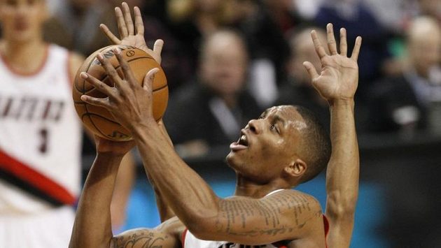 Nováček Damian Lillard zářil v dresu Portlandu. Nováček Damian Lillard zářil v dresu Portlandu.