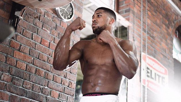 Anthony Joshua při tréninku. Jak dopadne jeho případná odveta s Vladimirem Kličkem? Anthony Joshua při tréninku. Jak dopadne jeho případná odveta s Vladimirem Kličkem?