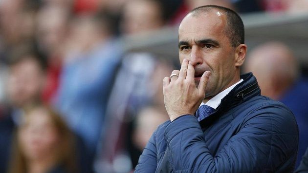 Kouč Evertonu Roberto Martínez při utkání se Sunderlandem. Kouč Evertonu Roberto Martínez při utkání se Sunderlandem.