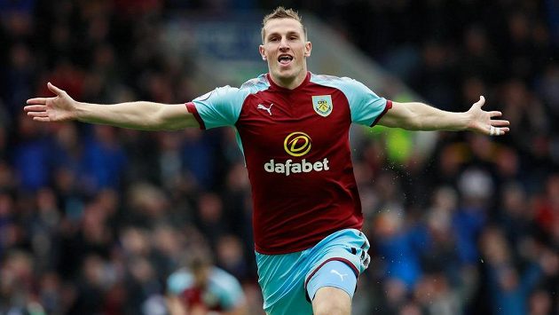 Útočník Burnley Chris Wood slaví vítěznou a zároveň jedinou branku v zápase s Crystal Palace. Útočník Burnley Chris Wood slaví vítěznou a zároveň jedinou branku v zápase s Crystal Palace.