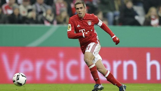 Kapitán fotbalistů Bayernu Philipp Lahm se chystá pověsit kopačky na hřebík. Kapitán fotbalistů Bayernu Philipp Lahm se chystá pověsit kopačky na hřebík.