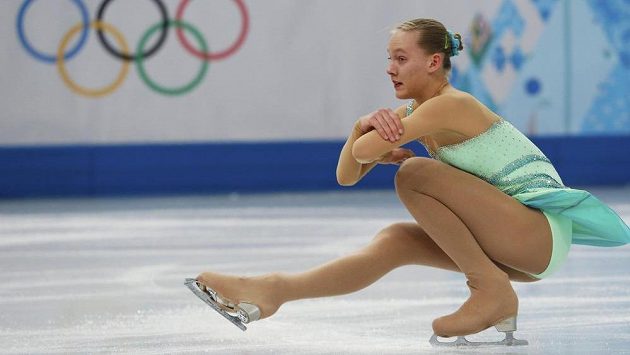 Česká krasobruslařka Elizaveta Ukolova během krátkého programu na olympijských hrách v Soči. Česká krasobruslařka Elizaveta Ukolova během krátkého programu na olympijských hrách v Soči.