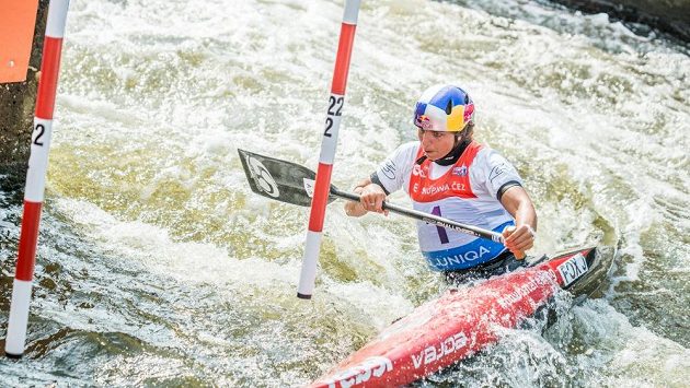 Australská vodní slalomářka Jessica Foxová při kvalifikace Světového poháru v Troji. Australská vodní slalomářka Jessica Foxová při kvalifikace Světového poháru v Troji.