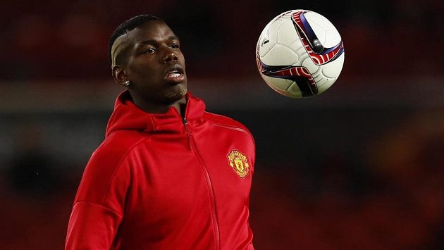 Francouzský fotbalista Manchesteru United Paul Pogba je momentálně zraněný. Do nemocnice ale zamířil jen kvůli tomu, aby popřál tátovi k narozeninám a dal mu dárek. Francouzský fotbalista Manchesteru United Paul Pogba je momentálně zraněný. Do nemocnice ale zamířil jen kvůli tomu, aby popřál tátovi k narozeninám a dal mu dárek.