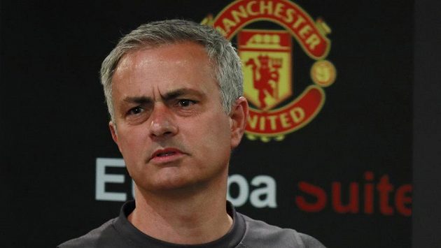 To myslíte vážně!? José Mourinho se už zase zlobí... To myslíte vážně!? José Mourinho se už zase zlobí...