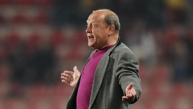 Trenéra Leoše Kalvodu (na snímku) nahradil na lavičce Znojma Oldřich Machala. Trenéra Leoše Kalvodu (na snímku) nahradil na lavičce Znojma Oldřich Machala.