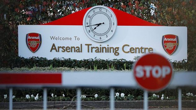 Arsenal uzavřel i tréninkový areál London Colney. Arsenal uzavřel i tréninkový areál London Colney.