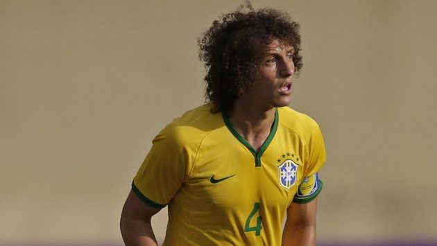 David Luiz je pilířem brazilské obrany, ale skvěle umí i exekuci přímých volných kopů. David Luiz je pilířem brazilské obrany, ale skvěle umí i exekuci přímých volných kopů.