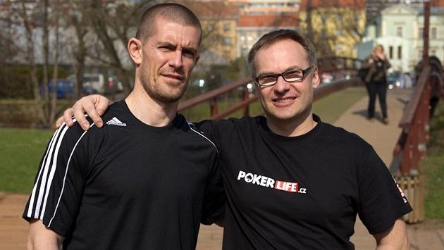 Gus Hansen je nejen úžasný pokerový hráč a velký sportovec, ale i skvělý a kamarádský člověk Gus Hansen je nejen úžasný pokerový hráč a velký sportovec, ale i skvělý a kamarádský člověk