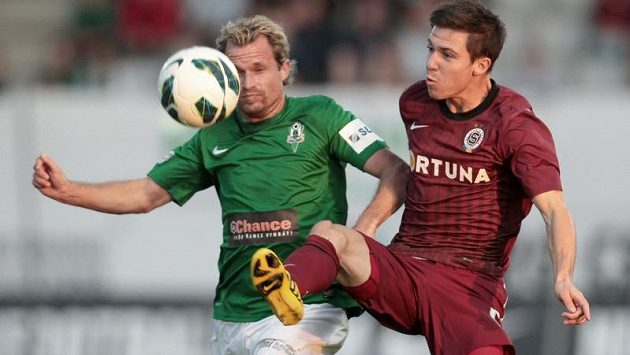 Tomáš Přikryl (vpravo) v zápase Sparty s Jabloncem. Tomáš Přikryl (vpravo) v zápase Sparty s Jabloncem.
