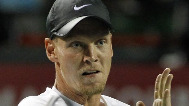 Tenista Tomáš Berdych v utkání proti Kei Nišikorimu z Japonska. Tenista Tomáš Berdych v utkání proti Kei Nišikorimu z Japonska.