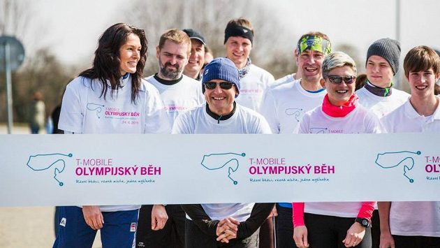 Olympijský běh přilákal okolo 25 tisíc běžců. Olympijský běh přilákal okolo 25 tisíc běžců.