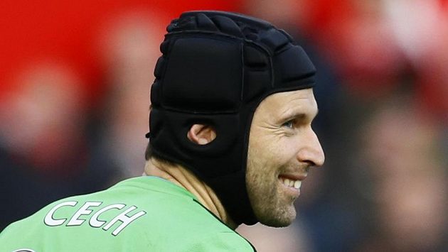 Brankář Arsenalu Petr Čech během zápasu s Manchesterem United. Brankář Arsenalu Petr Čech během zápasu s Manchesterem United.