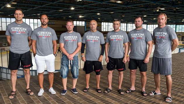 Trenérský tým hokejové reprezentace (zleva): Jiří Fischer (skaut), Martin Ručinský (generální manažer), Petr Jaroš (trenér brankářů), Jiří Kalous (asistent trenéra), Josef Jandač (trenér), Jaroslav Špaček (asistent trenéra) a Václav Prospal (asistent trenéra). Trenérský tým hokejové reprezentace (zleva): Jiří Fischer (skaut), Martin Ručinský (generální manažer), Petr Jaroš (trenér brankářů), Jiří Kalous (asistent trenéra), Josef Jandač (trenér), Jaroslav Špaček (asistent trenéra) a Václav Prospal (asistent trenéra).
