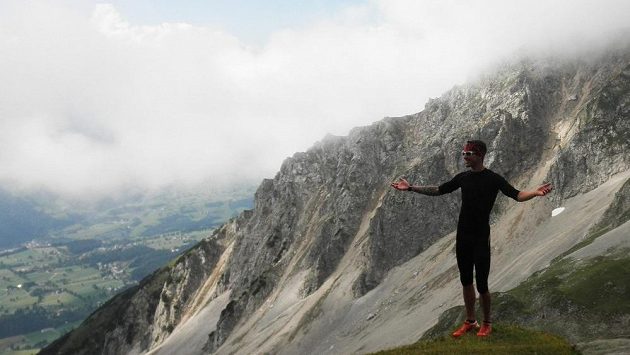 Výše už je jen nebe. Výše už je jen nebe.