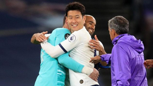 Fotbalisté Tottenhamu porazili ve 33. kole anglické ligy Everton 1:0 a posunuli se na osmé místo. Fotbalisté Tottenhamu porazili ve 33. kole anglické ligy Everton 1:0 a posunuli se na osmé místo.