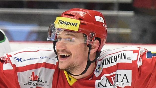 Vladimír Dravecký z Třince se raduje. Oceláři postupují přes Mladou Boleslav. Vladimír Dravecký z Třince se raduje. Oceláři postupují přes Mladou Boleslav.