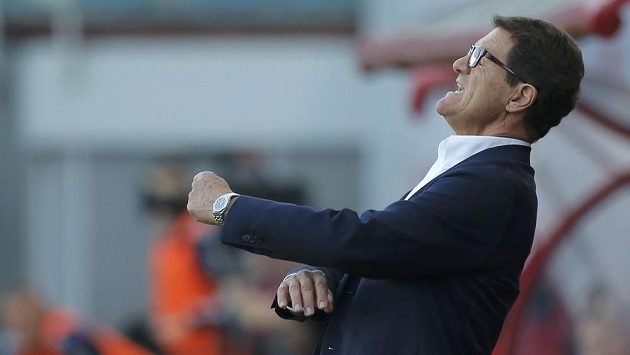 Trenér ruské fotbalové reprezentace Fabio Capello. Trenér ruské fotbalové reprezentace Fabio Capello.