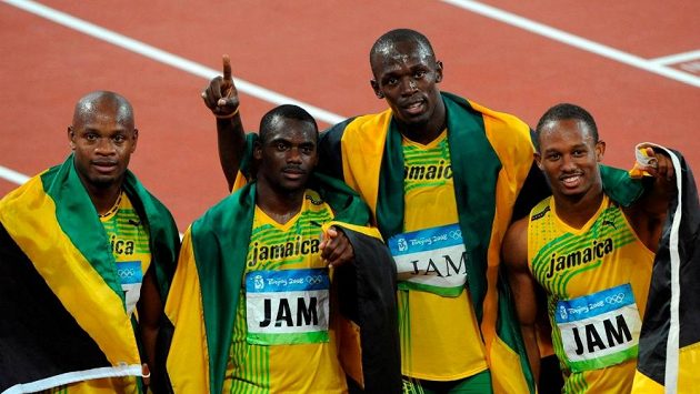 Přijdou Jamajčané (zleva) Asafa Powell, Nesta Carter, Usain Bolt a Michael Frater o zlatou medaili kvůli dopingu Cartera? Přijdou Jamajčané (zleva) Asafa Powell, Nesta Carter, Usain Bolt a Michael Frater o zlatou medaili kvůli dopingu Cartera?