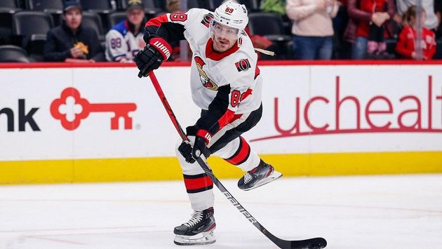 Dánský hokejový útočník Mikkel Boedker opouští po 12 letech NHL a bude hrát ve Švýcarsku za Lugano. Dánský hokejový útočník Mikkel Boedker opouští po 12 letech NHL a bude hrát ve Švýcarsku za Lugano.