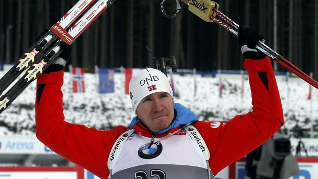 Nor Emil Hegle Svendsen oslavuje triumf Nor Emil Hegle Svendsen oslavuje triumf