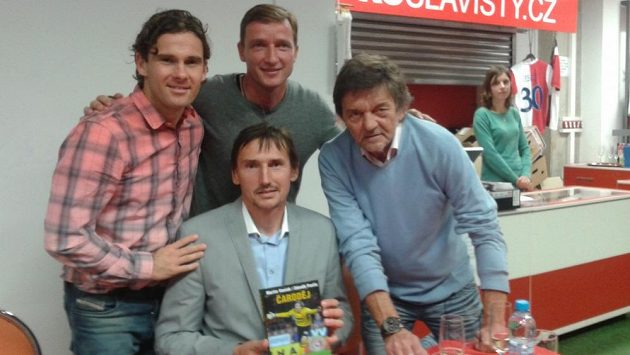 Martin Vaniak s knížkou Čaroděj, vpravo autor Zdeněk Pavlis, zleva kmotři Karol Kisel a Vladimír Šmicer. Martin Vaniak s knížkou Čaroděj, vpravo autor Zdeněk Pavlis, zleva kmotři Karol Kisel a Vladimír Šmicer.