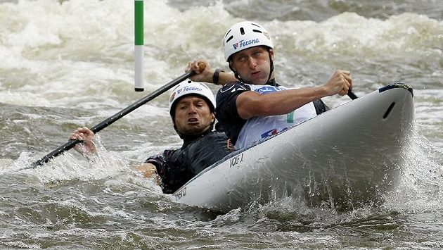Deblkanoisté Jaroslav Volf (vpředu) a Ondřej Štěpánek Deblkanoisté Jaroslav Volf (vpředu) a Ondřej Štěpánek