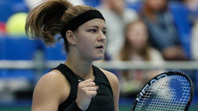 Bravo! Karolína Muchová si na "Malém Turnaji mistryň" v Číně zahraje semifinále. Bravo! Karolína Muchová si na "Malém Turnaji mistryň" v Číně zahraje semifinále.