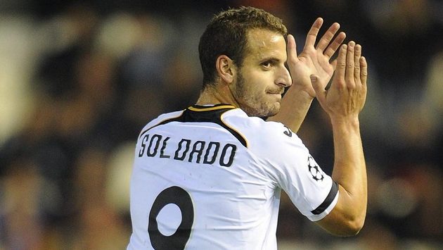 Roberto Soldado míří na ostrovy, bude střílet góly za Tottenham. Roberto Soldado míří na ostrovy, bude střílet góly za Tottenham.