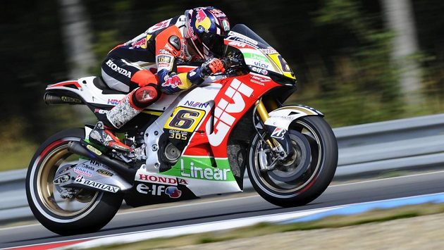 Stefan Bradl z Německa na své hondě ovládl páteční trénink před GP Brna. Stefan Bradl z Německa na své hondě ovládl páteční trénink před GP Brna.