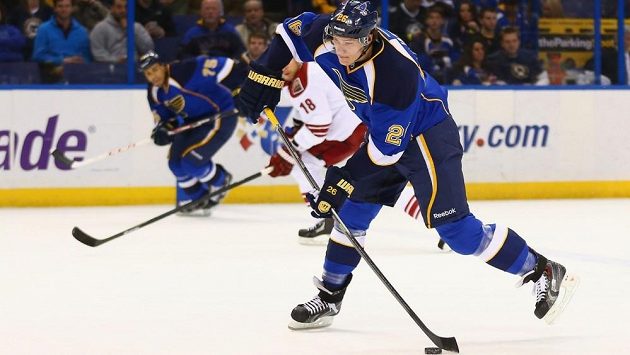 Dmitrij Jaškin v dresu St. Louis. Dmitrij Jaškin v dresu St. Louis.
