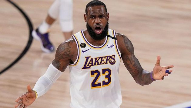 LeBron James (23) z Los Angeles Lakers v jednom z finále NBA. LeBron James (23) z Los Angeles Lakers v jednom z finále NBA.