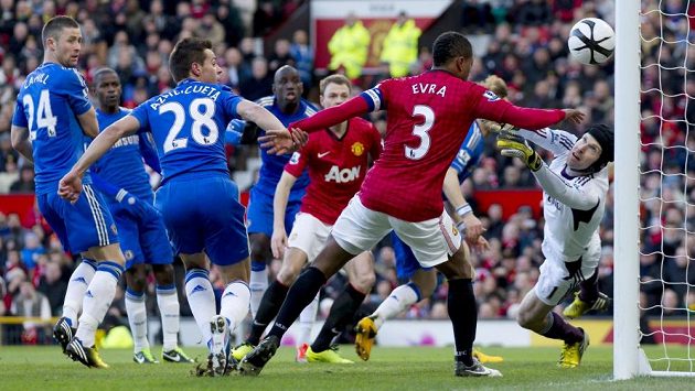 Ani Čechova Chelsea už Manchester United v lize nezastaví... Ani Čechova Chelsea už Manchester United v lize nezastaví...