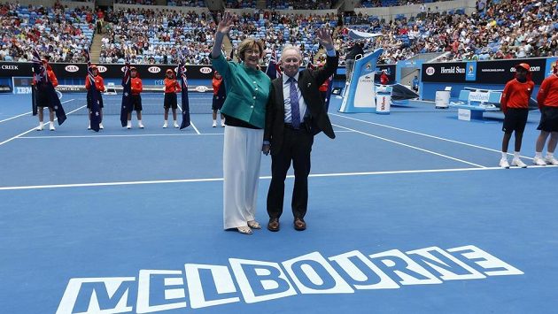 Margaret Courtová a Rod Laver při Australian Open v roce 2015. Margaret Courtová a Rod Laver při Australian Open v roce 2015.