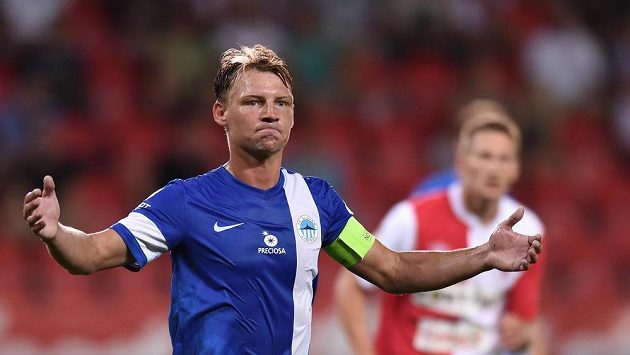 Jan Rajnoch ještě s kapitánskou páskou Liberce v utkání na Slavii. Jan Rajnoch ještě s kapitánskou páskou Liberce v utkání na Slavii.