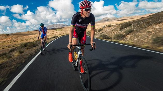 Jaroslav Kulhavý a Jan Vastl, čeští bikeři, trénují na ostrově Fuerteventura. Jaroslav Kulhavý a Jan Vastl, čeští bikeři, trénují na ostrově Fuerteventura.