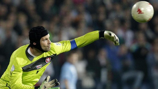Petr Čech v kvalifikačním duelu v Bulharsku. Petr Čech v kvalifikačním duelu v Bulharsku.