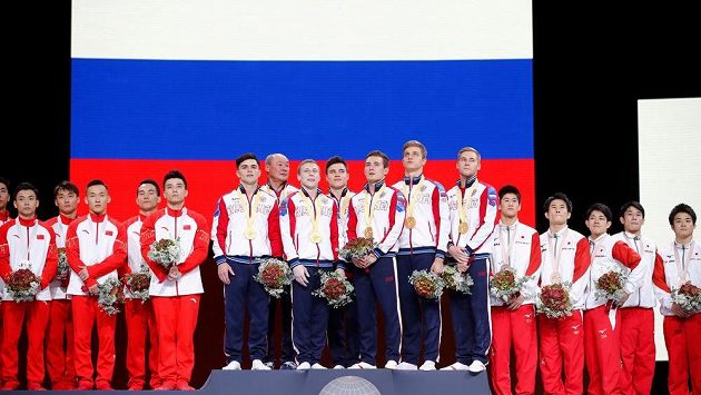 Ruští gymnasté získali na mistrovství světa ve Stuttgartu poprvé od konce sovětské éry v roce 1991 zlaté medaile ze soutěže družstev. Ruští gymnasté získali na mistrovství světa ve Stuttgartu poprvé od konce sovětské éry v roce 1991 zlaté medaile ze soutěže družstev.